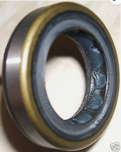 (image for) Genuine Bosch Zexel Diesel Fuel Pump Front Seal – Mitsubishi Pajero Delica 4M40 4D56