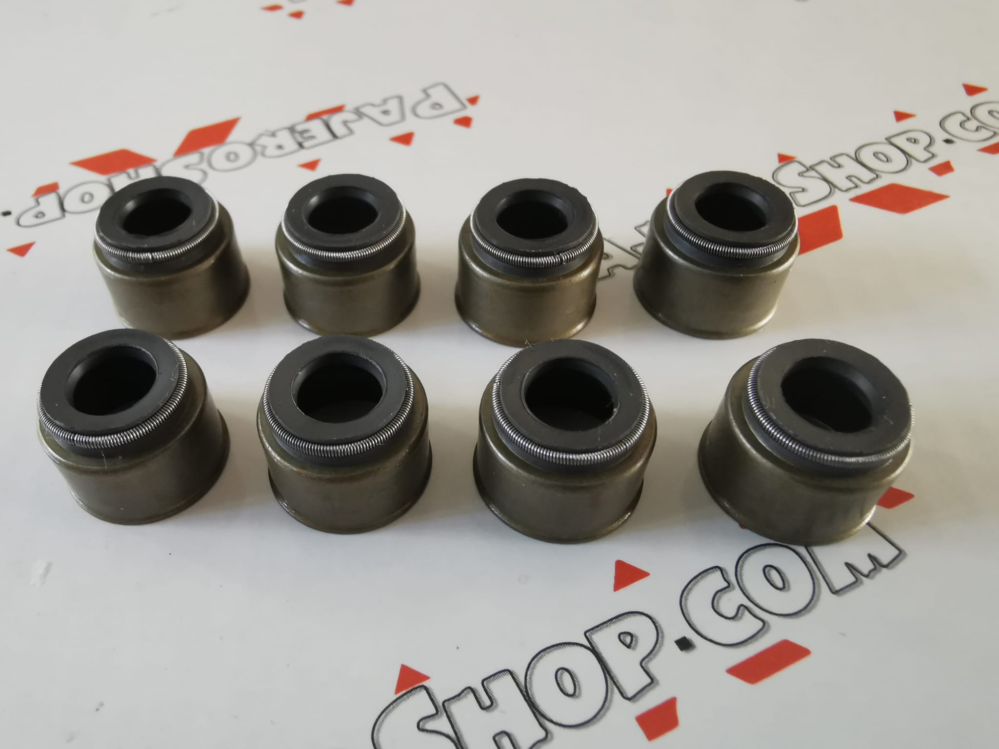 (image for) Mitsubishi 4M40 2.8 TD Valve Stem Oil Seals Set of 8 1993-2013